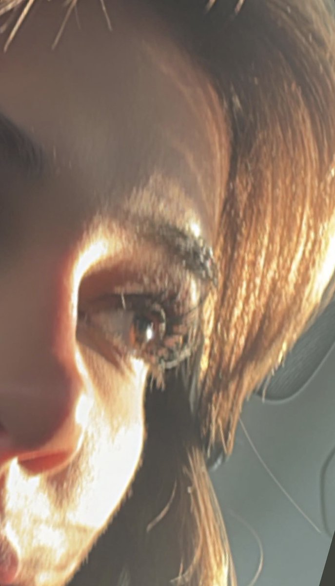 isaarm18's tweet photo. seguiría la luz de tus ojos cafés.. 🤎
- amarte a ti. 💌 https://t.co/opRkh6AIwS