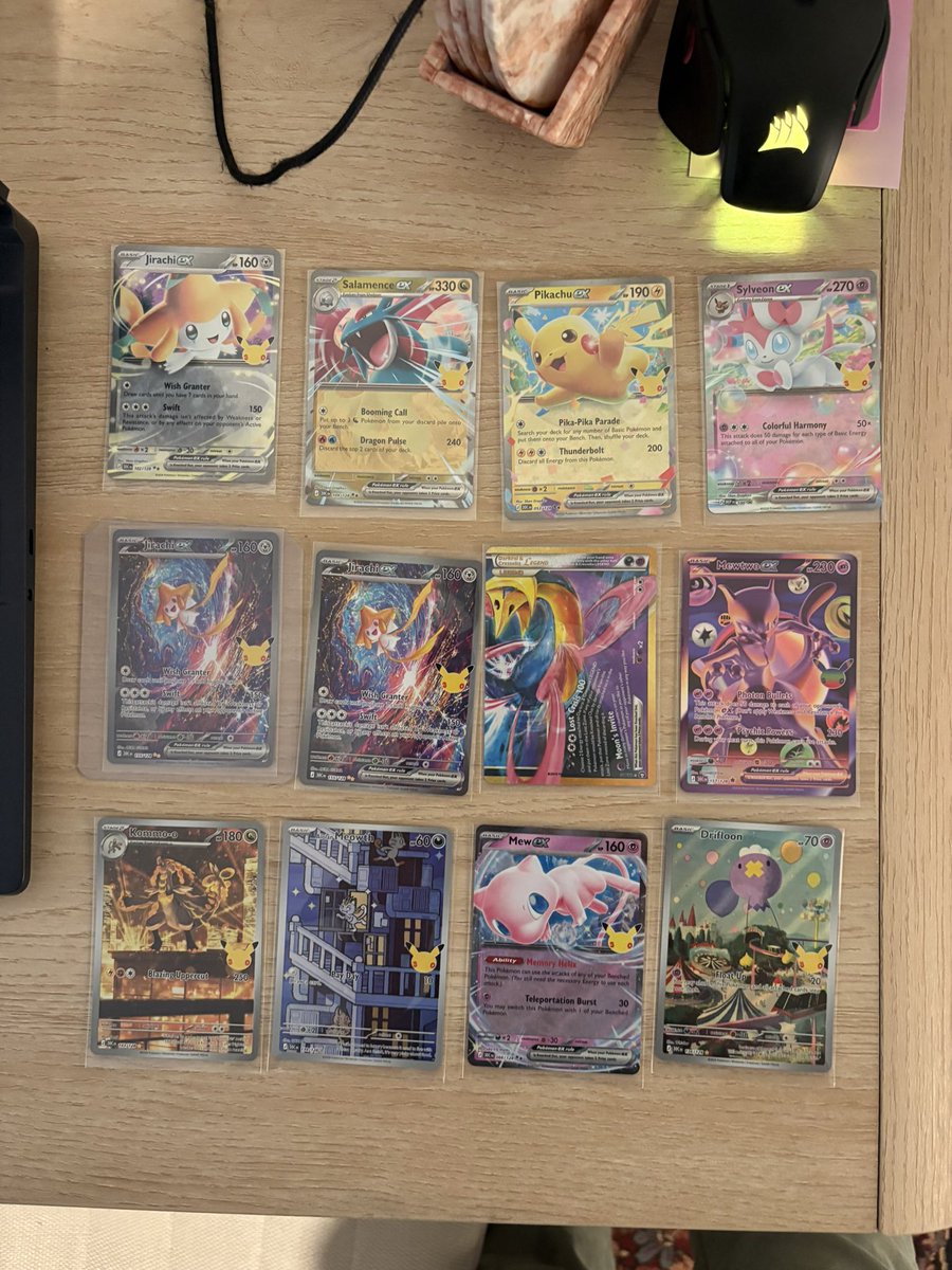 kingcald0's tweet photo. @slabgeek Mine is mewtwo ex https://t.co/niZ7rstRTx