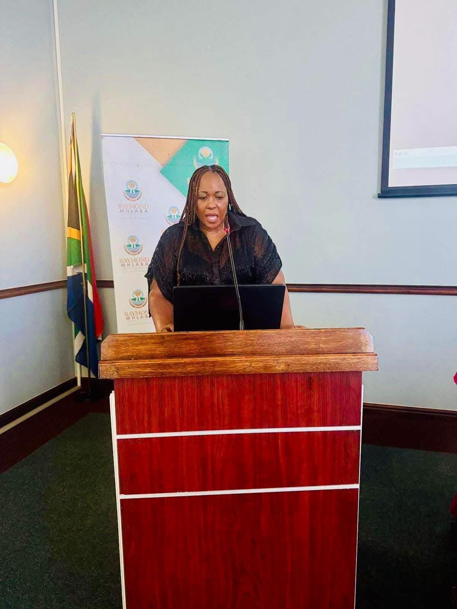 LadyAbahambe's tweet photo. 🚨Raymond Mhlaba Municipality's Municipal Manager Unathi Malinzi, used Raymond Mhlaba Municipality bricks to build this office & mortuary building for her company BNG Funeral Services.

Municipal workers also had to work during Municipal hours, building these offices & mortuary for Unathi Malinzi, including doing maintenance work.

On top of the illegal R1 million salary increase she gave herself, it's clear that Unathi Malinzi owns the Raymond Mhlaba Municipality.

Next I will focus on exposing how her taxi boss boyfriend is milking Raymond Mhlaba Municipality through tenders, & does not even deliver on the tenders he gets.

At the beginning of this month, I had posted that I will be exposing the corruption at Raymond Mhlaba Municipality, so now I am doing so...
By:#BaasKruger