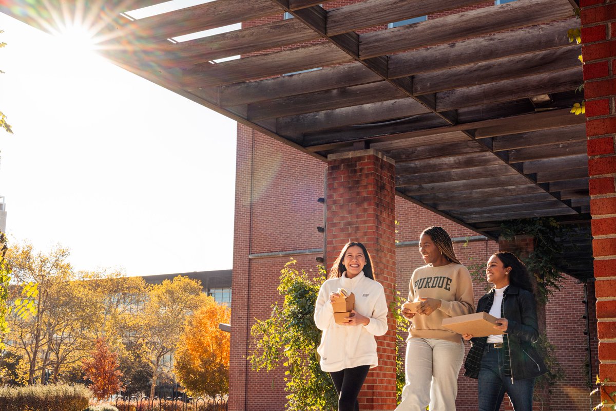 PurdueBME's tweet photo. Find your people. Build your future.

Purdue Biomedical Engineering students in Indianapolis learn, collaborate and grow together while preparing to make an impact in healthcare.

The Common App is open. Start your Purdue journey today.

#PurdueBME #PurdueInIndianapolis https://t.co/8pUMpaw0n1