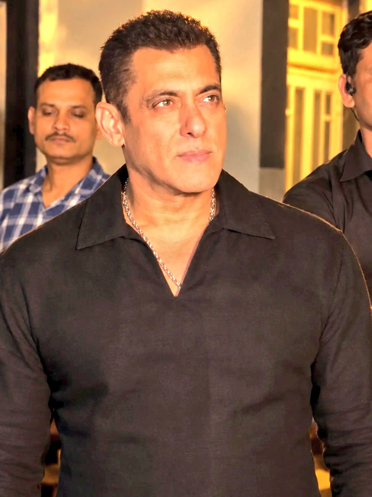 error2294's tweet photo. Vintage #SalmanKhan  🔥🔥

#Monster https://t.co/1HW11c8n4s