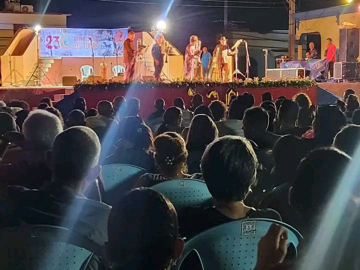 DirGestionTunas's tweet photo. Con una gala artística se recibió anoche en #LasTunas el Aniversario 230 de la ciudad que es Balcón del Oriente cubano.
#LasTunasPorLaSalud
#SiSePuede https://t.co/14iO3QPIZQ