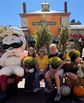 dinergywealth's tweet photo. We are blessed with many fall traditions here in Cincinnati.  The @Bengals, high school football, and a trip to @FindlayMarket. Happy Autumn everyone! @joelind https://t.co/gvJOdTXty0