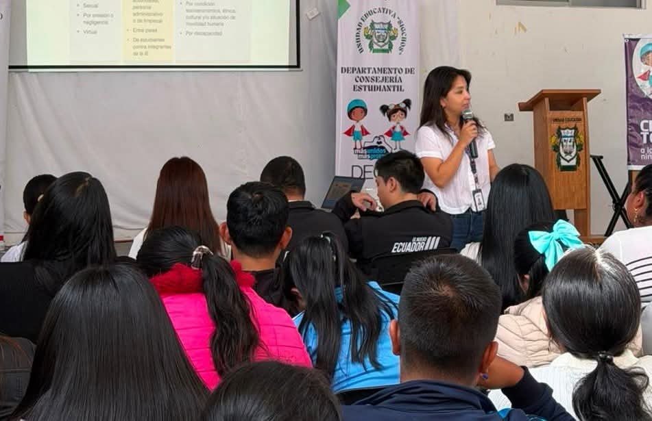 EducacionZ3_Ec's tweet photo. [COTOPAXI] 📚 🙋🏻‍♀️ La Dirección Técnica Zonal de Educación Especializada e Inclusiva capacitó a rectores y líderes institucionales del Distrito Sigchos sobre rutas y protocolos frente a situaciones de violencia, riesgos psicosociales y Plan Escudo para una atención oportuna. https://t.co/wC2Il3CJBH