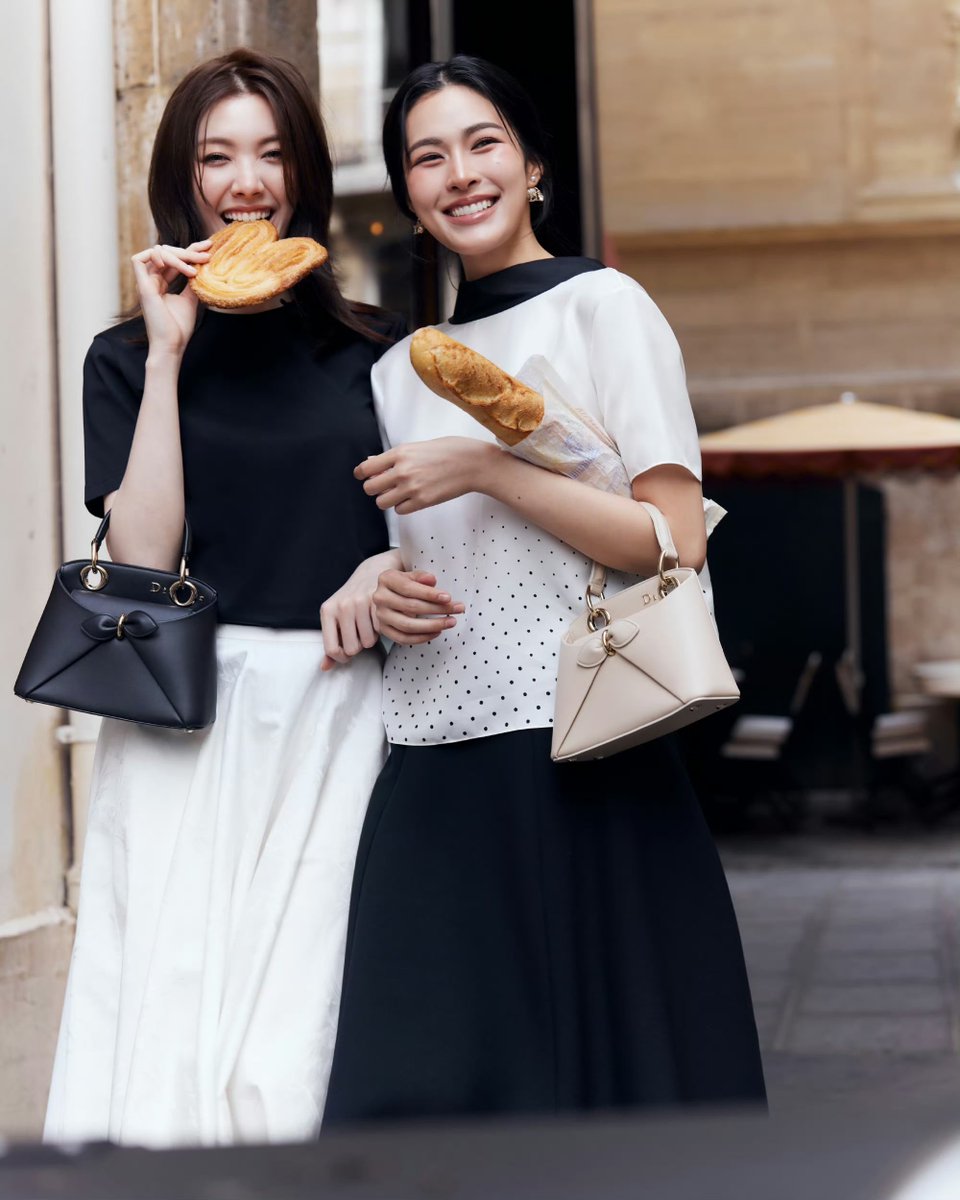 BellaS2Tae's tweet photo. Hẹn hò ở Paris đồ huhuhu

#LingOrmDiorSummer27  
#LinglingKwong #OrmKornnaphat  
#LingOrm #Dior #DiorSummer27 #PFW https://t.co/g9KyNdXTp9
