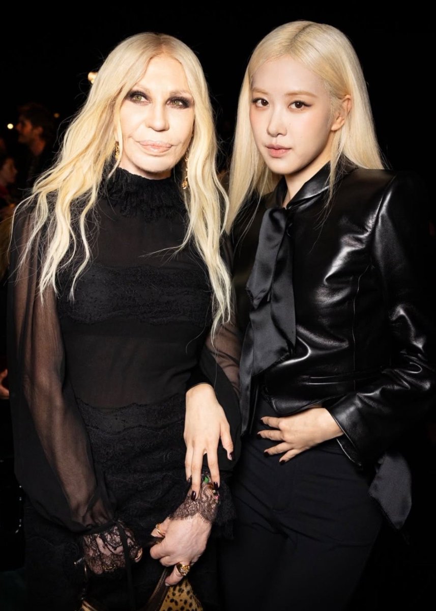 ticconj37150's tweet photo. Donatella Versace started following #ROSÉ 🖤✨️ https://t.co/OlVdXhJ2lg
