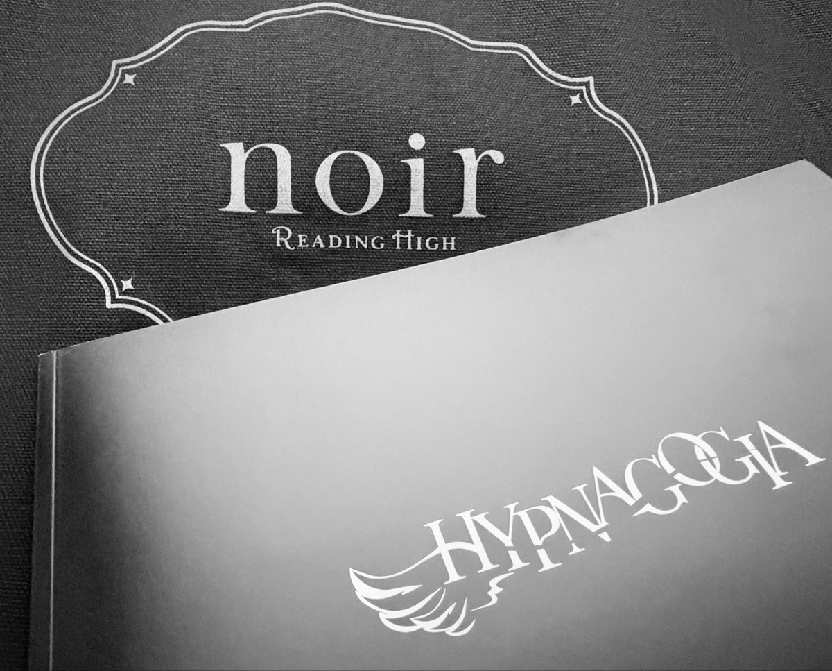 ChiMira1's tweet photo. READING HIGH noir
『HYPNAGOGIA～ヒプナゴギア～』
0927 🏙️
真上から見下ろすBOX席で夢と現実に対峙していく結末にピアノの旋律に同時に酔いしれる不思議な時間🎼
朗読の迫力と情景を想像することで終わった後の余韻が儚い。
喝采と雪のように楽譜が舞い散る光景が美しくて暫く頭の中から離れなかった https://t.co/efdZhwd5uc