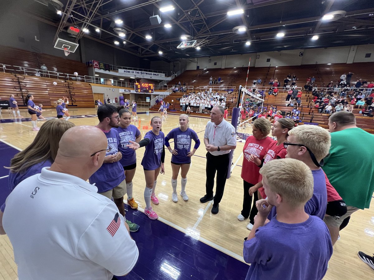 ChampsTogether's tweet photo. Great job by @SEYMOUROWLS1 and @bchsathletics23 for recognizing the Jackson County Unified Volleyball team last night. #PlayUnified https://t.co/MNUzO9ShNB