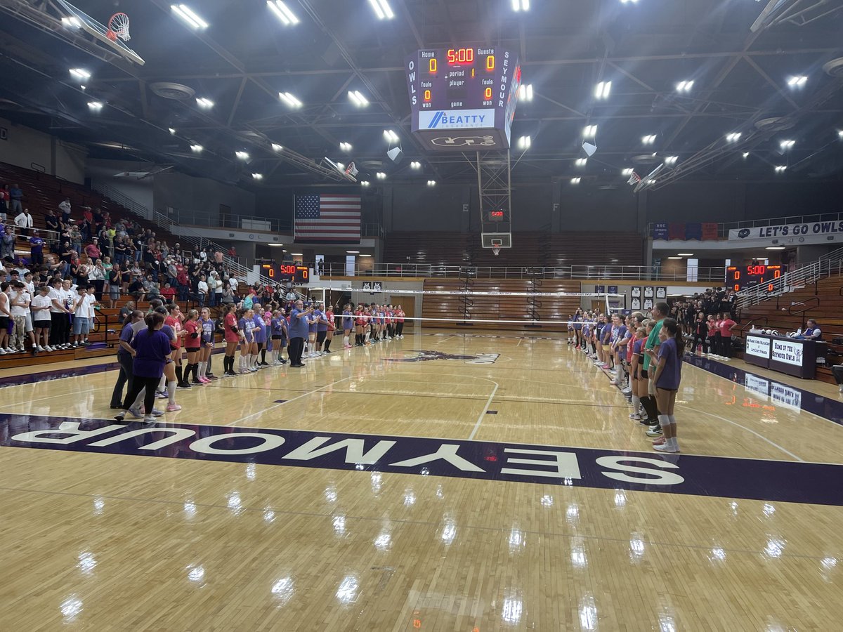 ChampsTogether's tweet photo. Great job by @SEYMOUROWLS1 and @bchsathletics23 for recognizing the Jackson County Unified Volleyball team last night. #PlayUnified https://t.co/MNUzO9ShNB