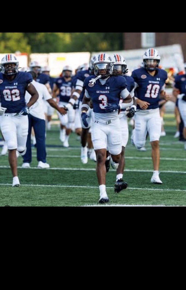 Deshaun_4's tweet photo. After a great conversation with @CoachJCas I am blessed to receive an offer from @UTM_FOOTBALL https://t.co/fCFQT5O6GZ