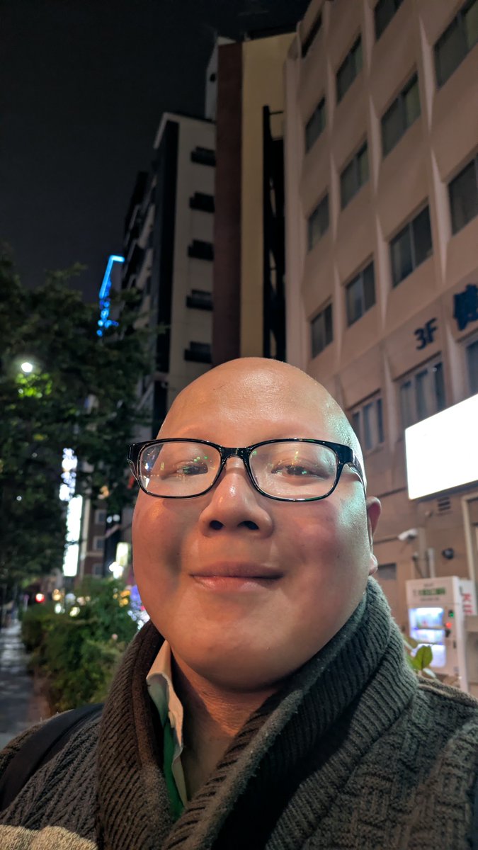 HisatoSo's tweet photo. もう、9月が終わった。9月17日は。僕の神様。無頼派作家・高須基仁さんの命日であった。・一���、雑誌が売れて一番ギャラが高かった時代、30本以上連載していた。今夜は先輩が差し入れで買ってくれた。今のモッツ出版も好きだ。
高須マニア宗寿人✒️
#モッツ出版　#高須基仁　#ヘアヌード
#三原じゅん子 https://t.co/BnkbftdPej