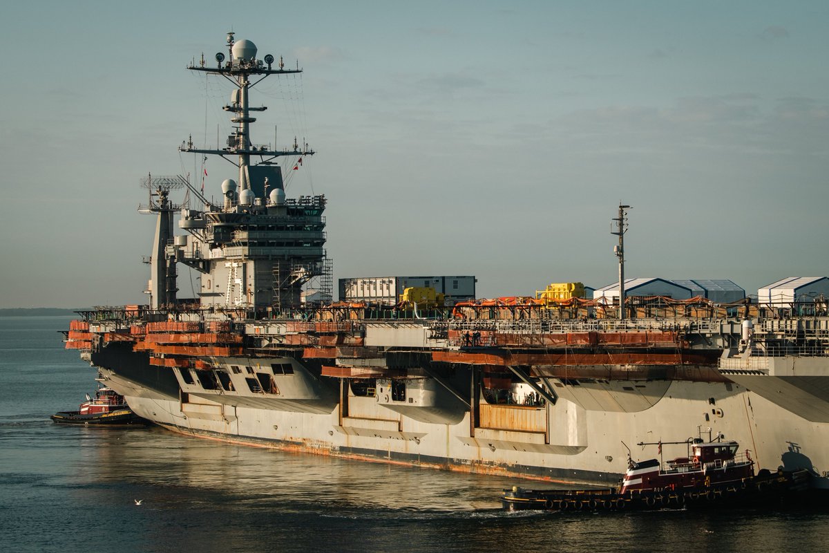 CavasShips's tweet photo. See ya later Harry! USS HARRY S TRUMAN CVN75 being moved across Hampton Roads VA from Naval Station Norfolk to HII Newport News Shipbuilding for her mid-life $5.5 bil Refueling &amp; Complex Overhaul. Not due to come out again until late 2031 https://t.co/A9CV1nPqjU https://t.co/Ftxu9yPy48
