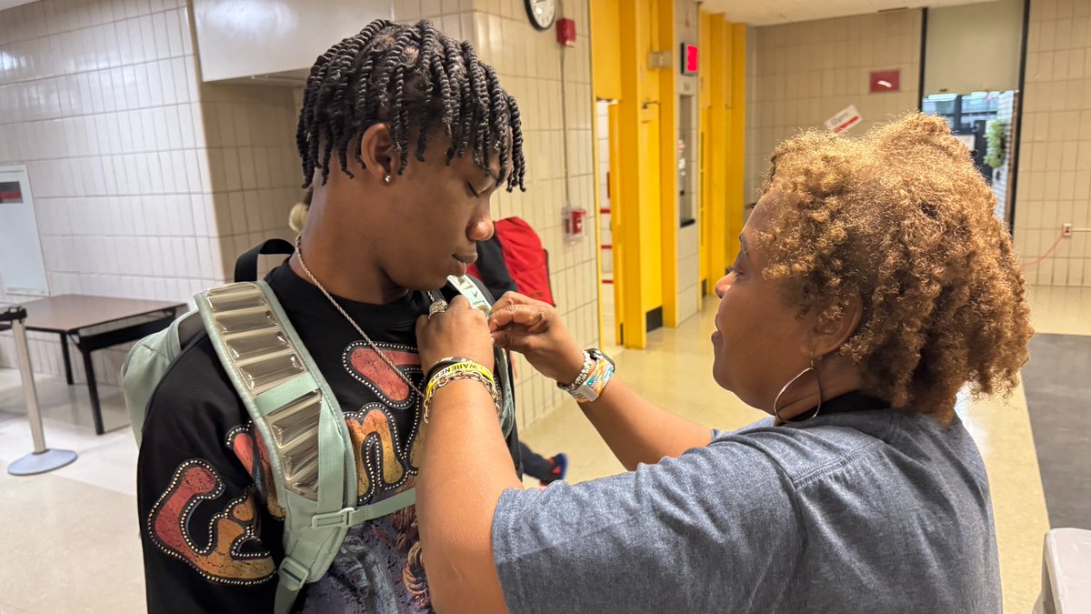 TrumanHS's tweet photo. Truman HS is going gold for Childhood Cancer Awareness Month! Today, our students and staff distributed gold pins, lanyards, and wristbands to spread hope and support young fighters. ๐๐๏ธ
#GoGold #ChildhoodCancerAwareness #TrumanPride https://t.co/NjsVff8ldK