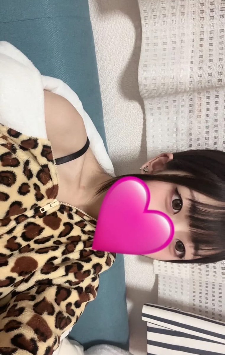 duygueyupoglu48's tweet photo. おねえさんですー！
動画買って欲しい🥺！！
買ってくれたらい��ことあるよ？
#裏アカ女子
#動画販売
#貢ぎマゾ https://t.co/GhLBAzWwab