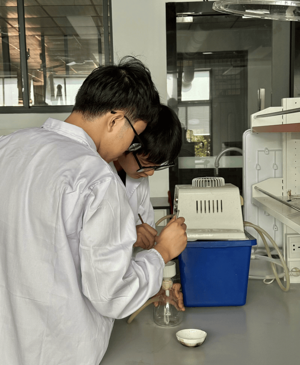 micha_pulse_0bc's tweet photo. This Paraxylene benzene sulfonate team rocks the lab! Exciting small molecule chemistry in action ， https://t.co/SqvPNjd67F