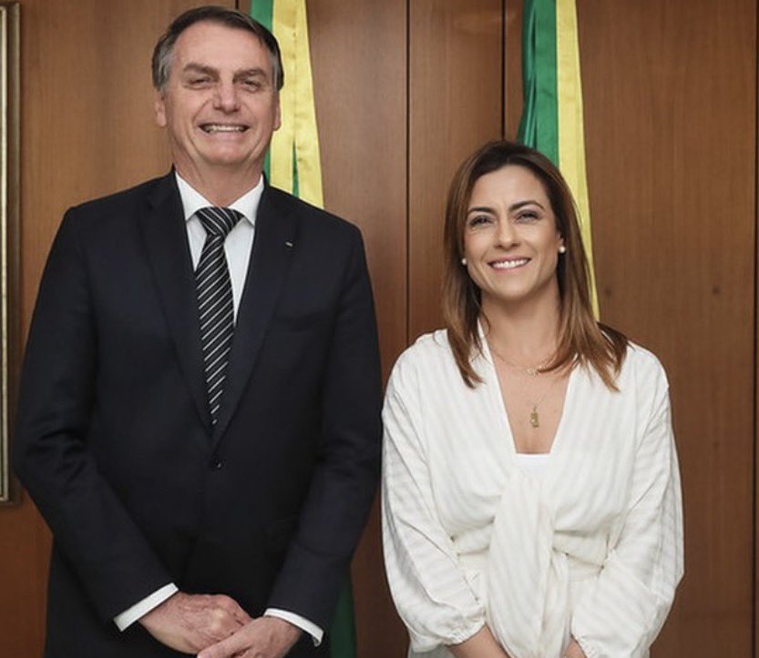 OFCBostil's tweet photo. Em 2018, quando o bolsonarismo estava no auge // Em 2026, quando o bolsonarismo está em ruínas https://t.co/GiI8KuHPPx
