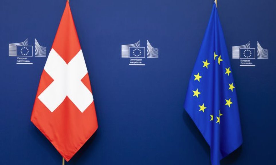 BurkhardtPhilip's tweet photo. Nach einer mehrstündigen, teils emotionalen Debatte hat der #Ständerat mit 23 zu 17 Stimmen bei 3 Enthaltungen entschieden, dass das #Vertragspaket mit der #EU in einer Abstimmung sowohl vom Volk als auch von den Ständen angenommen werden muss, um in Kraft treten zu können. (1/3) https://t.co/Hmf20nPLZk