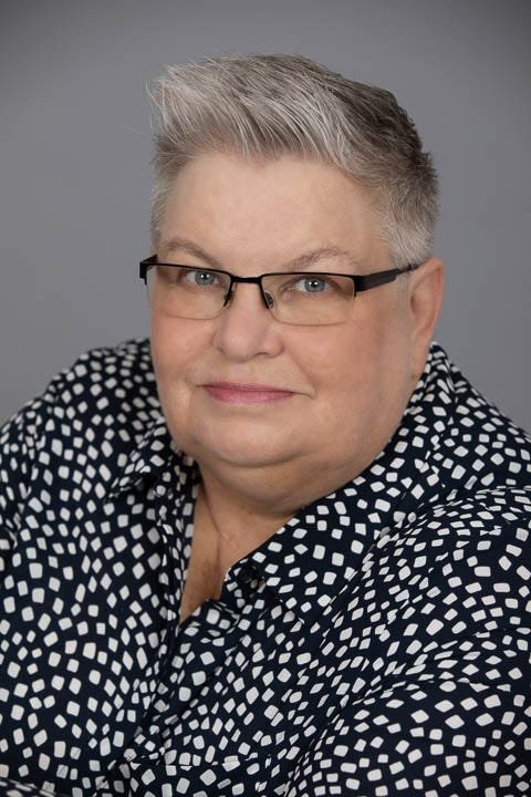 JoforOregon's tweet photo. This is now twice that Tina Kotek has placed her wife ahead of Oregon taxpayers. We are funding her wife's office, staff, and resources. She is not an elected official. Kotek's nepotism requires a full investigation and we cannot allow the ethics board director, Susan Myers, to let Kotek off this time. Enough is enough!

@TinaKotek
@GovTinaKotek

cc: @ChristineDrazan @TeamDrazan

https://t.co/09IlK1h0kt