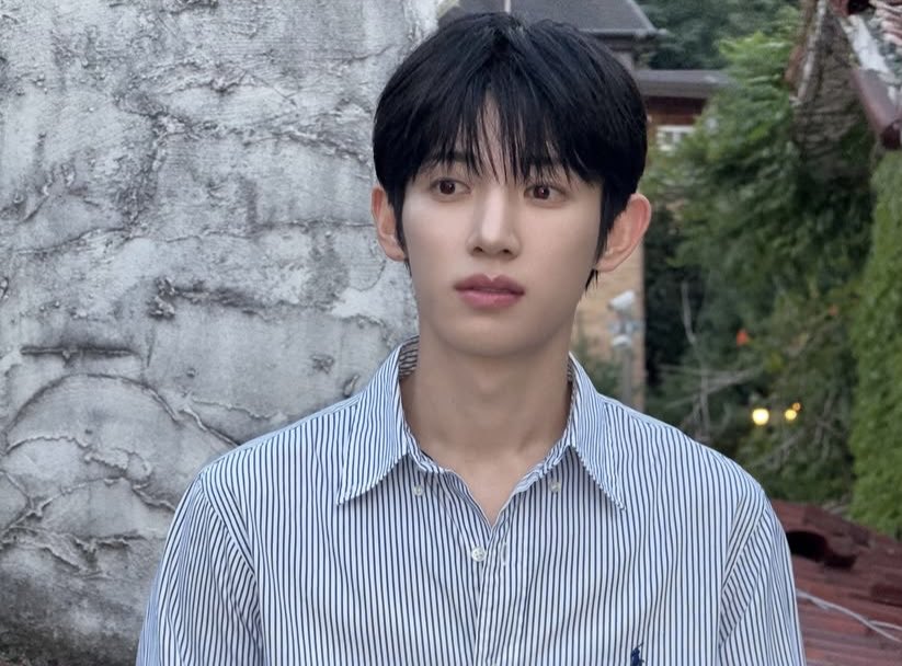 Koalapso5's tweet photo. Park Si Woo, Paris looks brighter with you here.

BONNE JOURNÉE SIWOO
#PARKSIWOO 
#PARKSIWOOPFWSS27 https://t.co/8Sa5HI9xlT