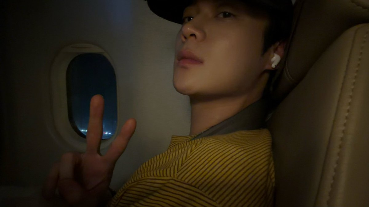 Yyyygee518's tweet photo. Paris welcomes Kim Yoonsik. Looking forward to every moment ahead.
(－ｏ⌒)

WELCOME KIM YOON SIK TO PARIS

#YOONSIKPFWSS27
#KIMYOONSIKINPARIS https://t.co/V8ylt73Gmn