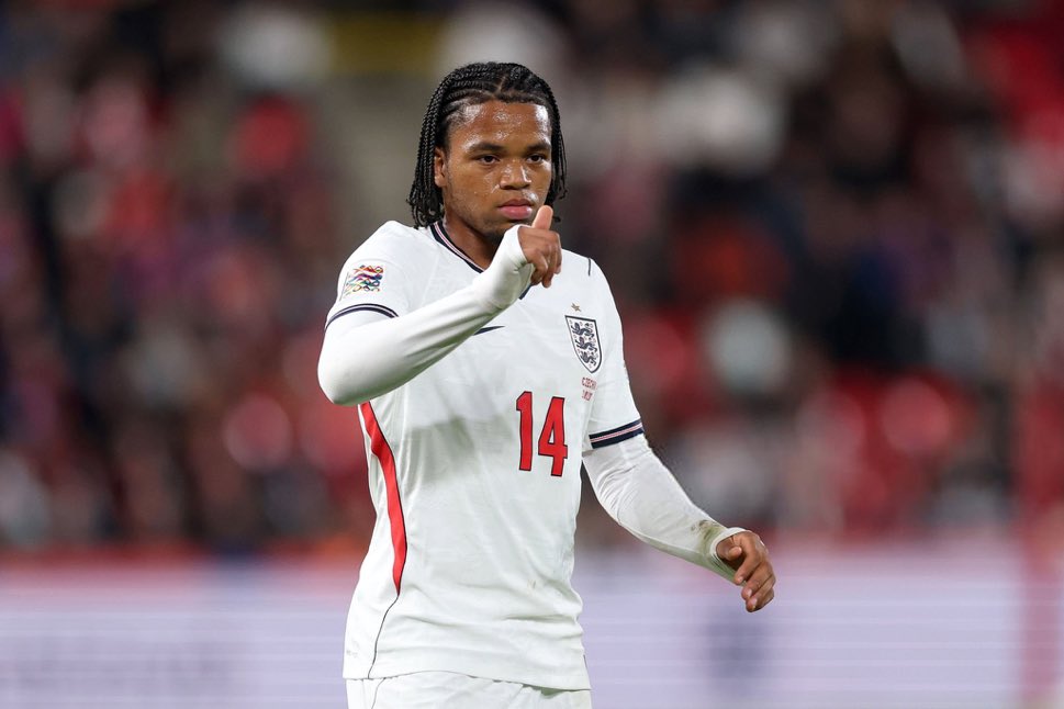 LFCTransferRoom's tweet photo. 💷🏴󠁧󠁢󠁥󠁮󠁧󠁿 𝗜𝗡𝗙𝗢 - @LewisSteele_: Chelsea are set for a small cash payment when Rio Ngumoha, who has two caps, makes a certain number of first-team England appearances. https://t.co/4lWXJD5LN5