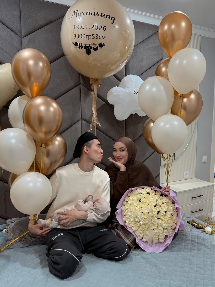 johnathasg's tweet photo. Алмаға шүкір, біздің үйге аман-есен жеттік 🤲🏠 Бұл ұлды біз Алладан сұрағанбыз.
Меккеде, Қағбаның алдында тұрып тілеген дұғамыз еді.
Сол дұға қабыл болып, Алланың аманаты ретінде ұлымыз дүниеге келді 💙

Ұлымыздың атын жариялаңыздар —
Мухаммад Заманбек... https://t.co/ZwQPRYomXj