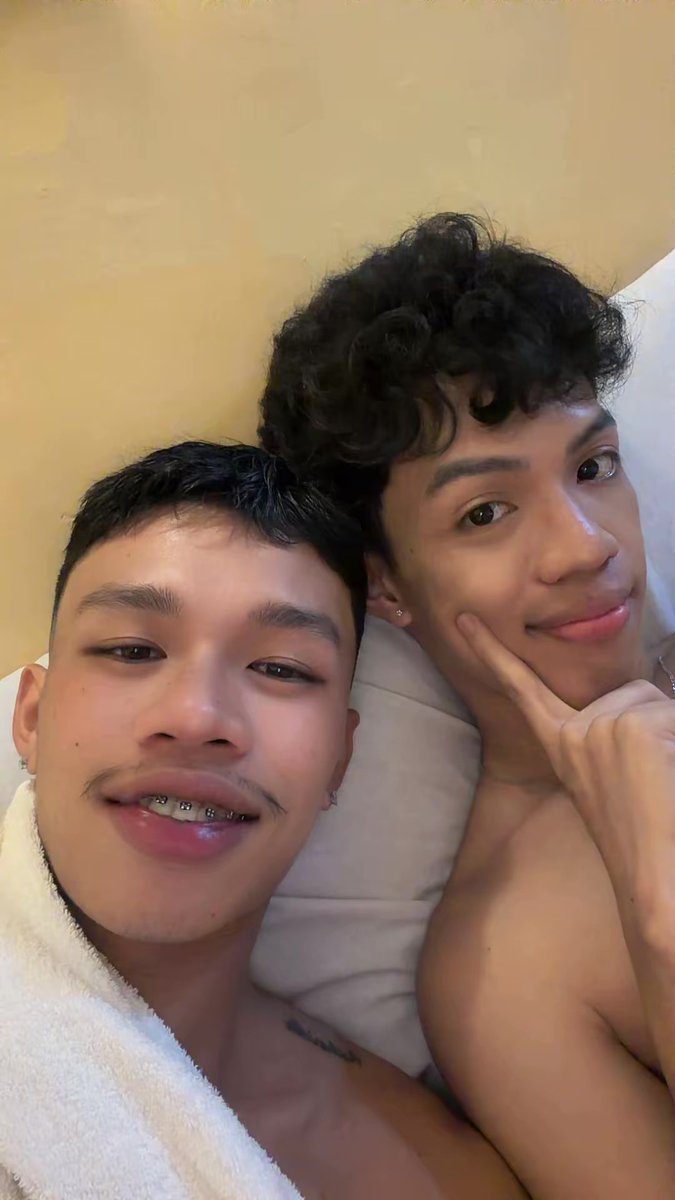 PrimoHolickkkk's tweet photo. It feels so good to fuck you over and over again.@urbluetwink 🥵✨ https://t.co/BatAKKBCD1