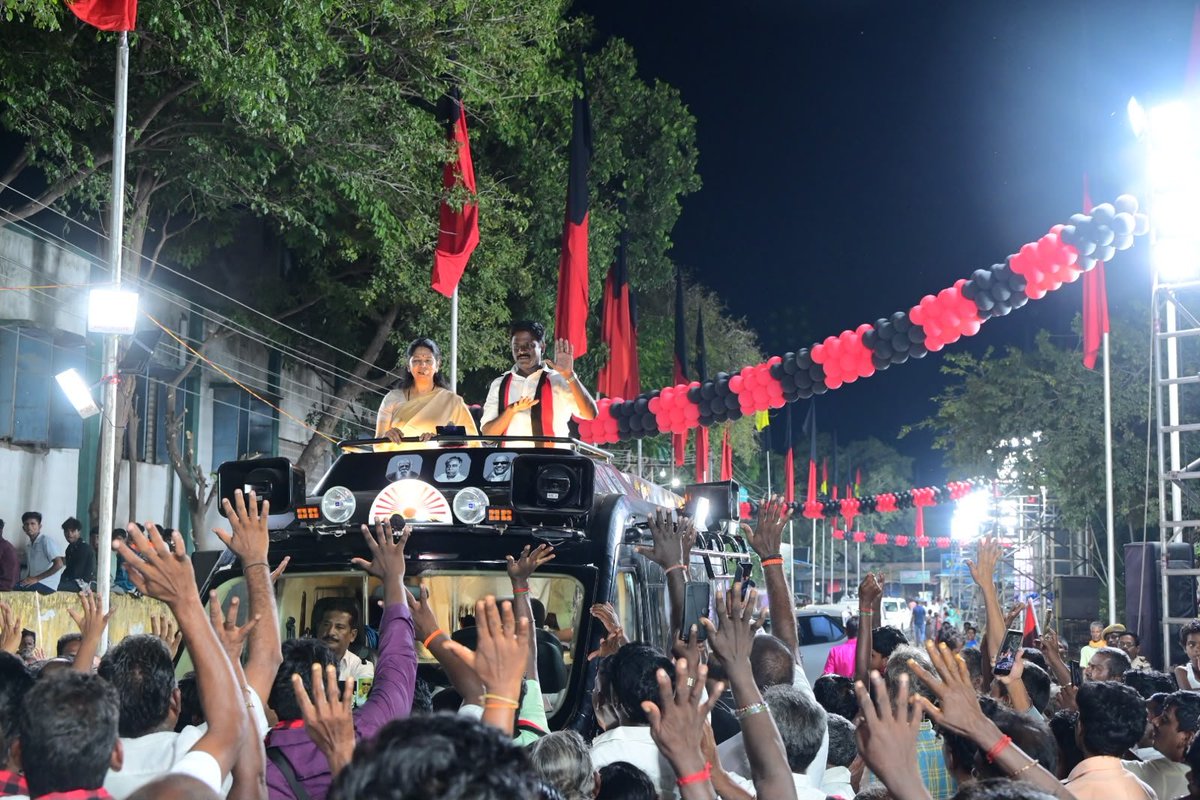 KanimozhiDMK's tweet photo. மதுராந்தகம் சட்டமன்றத் தேர்தலில் போட்டியிடும் கழகத்தின் வெற்றி வேட்பாளர் திரு . @iparanthamen அவர்களை ஆதரித்து ஒரத்தி பகுதி மக்களிடம் வாக்கு சேகரித்தேன்.

மக்களை ஏமாற்றும் வகையில் வாக்குறுதிகளை அள்ளிவிட்டு, சொன்னதை நிறைவேற்றாத ரீல்ஸ் ஆட்சிக்கு படுதோல்விதான் பதில் என்பதைப் பொதுமக்கள் தங்களது திரளான பங்கேற்பின் மூலம் வெளிப்படுத்தினர்.

#VoteForDMK