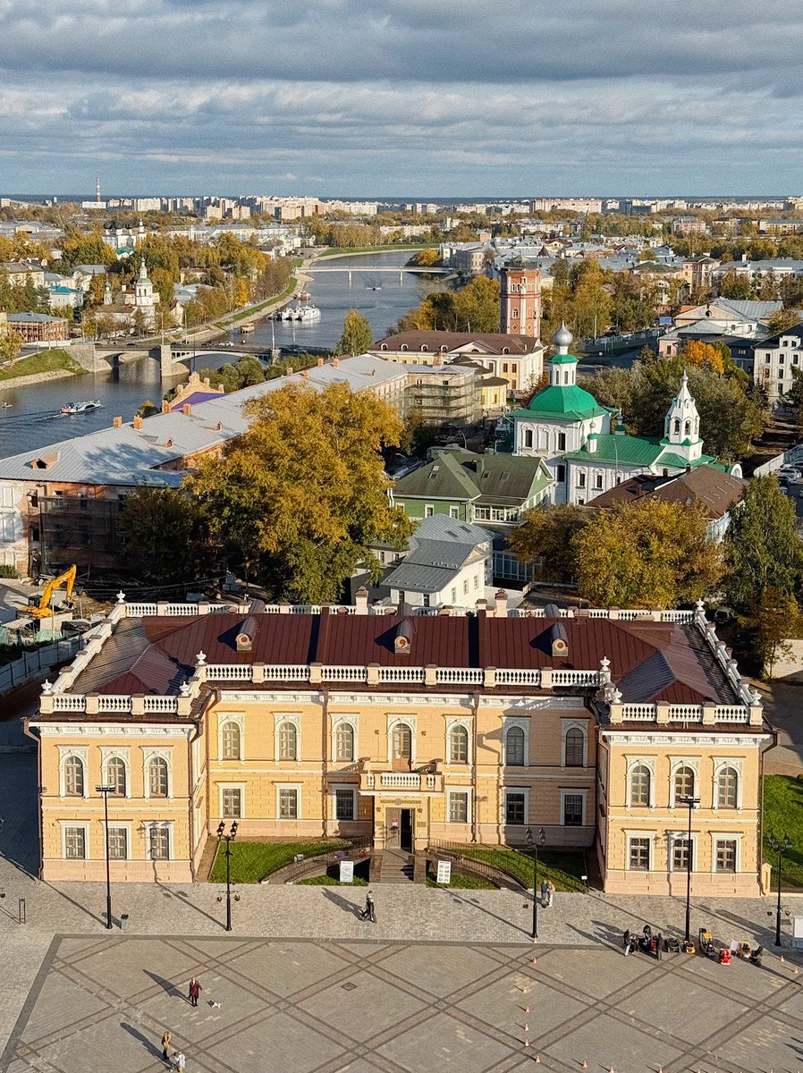 FlyerUnderFire's tweet photo. Vologda autumn and reznoy palisad aesthetic. 🍂 https://t.co/bQI0MF6636