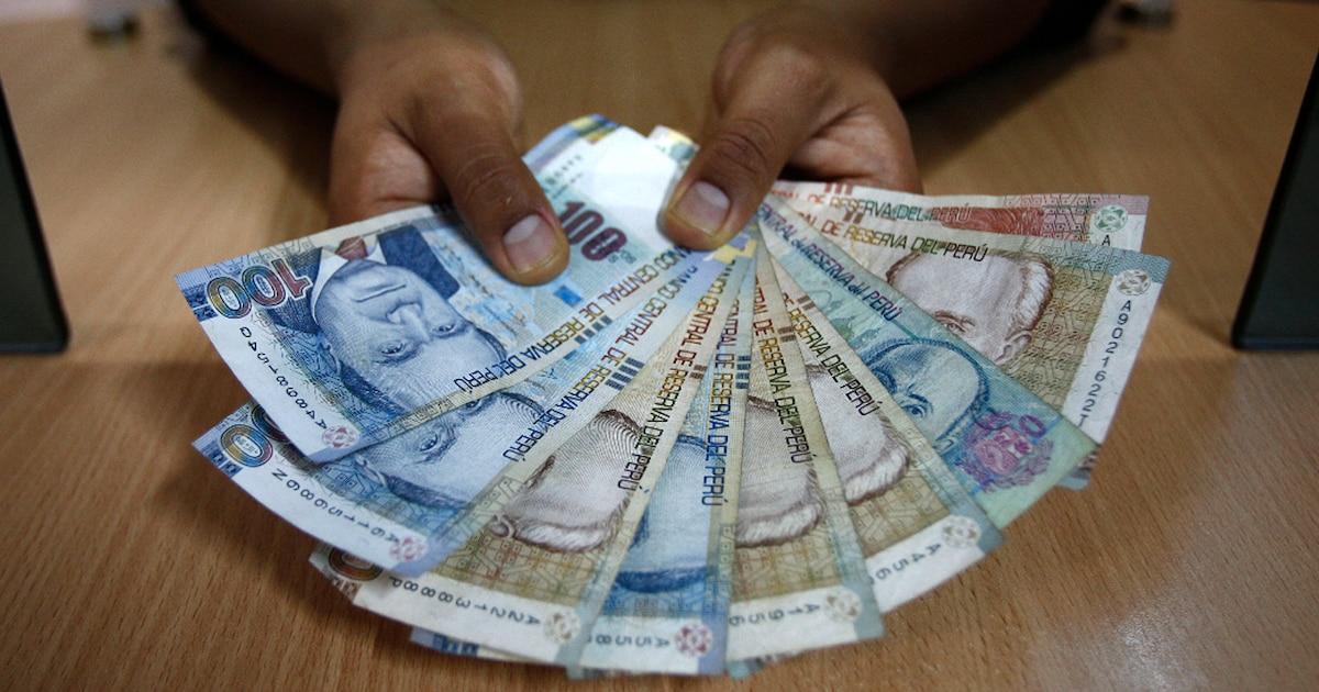 infobaeperu's tweet photo. SBS: afiliados de AFP podrán elegir entre comisión por sueldo o comisión sobre saldo hasta mayo de 2027 https://t.co/wdlN7QHIcE https://t.co/QdNfMrIXGm
