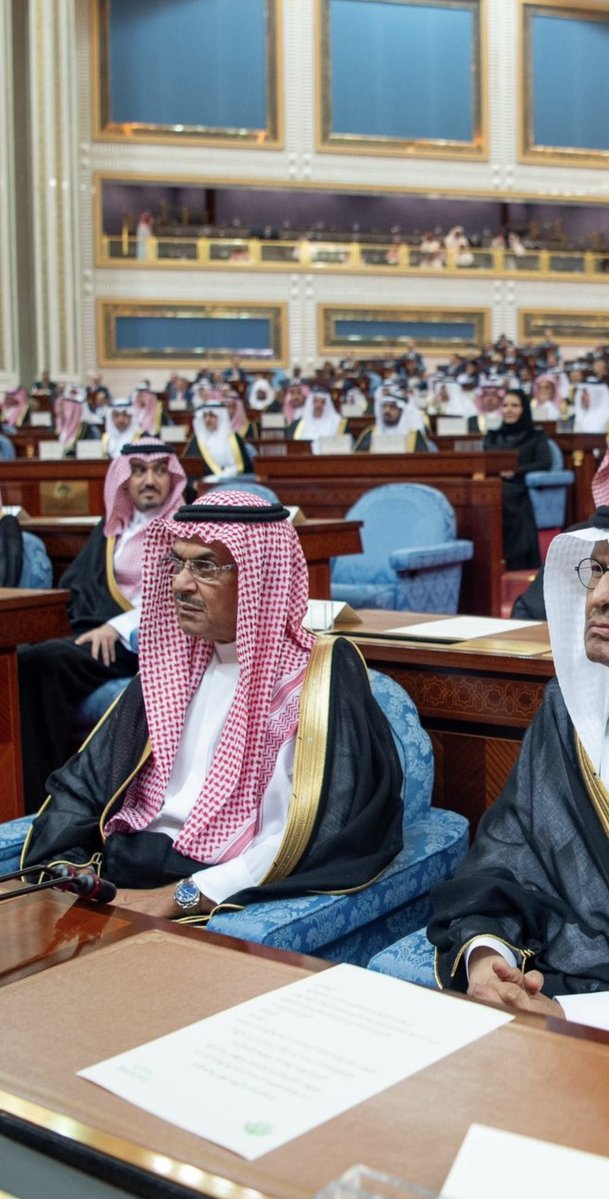 wejdanAlmansour's tweet photo. @alomari_ibra @WhateverQ_Q موجودين كل الوزراء وهذا وزير الرياضة

https://t.co/trhD0w0BIJ https://t.co/DGVRCmhogQ