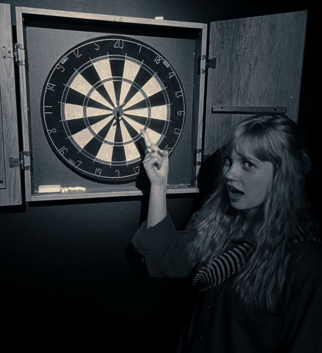 sierrasevenels's tweet photo. My little girl is not little anymore!

I taught her how to play darts, and she's already better than me! 🥹 https://t.co/2Un5rJPcdb