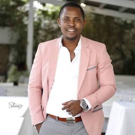douvanjouenfo's tweet photo. Komisè Gouvènman Miragwàn nan, Jean Ernst Muscadin enrejistre mèkredi 30 septanm 2026 la kòm kandida pou Prezidan anba banyè FCN. Menm jou a, pati a enskri pwofèt Markinson Dorilas kòm kandida Sena nan Lwès. https://t.co/geo3f8nuGf