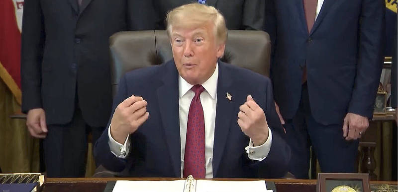 TheRightScoop's tweet photo. BREAKING VIDEO - Trump gives excellent statement responding to hijacked FlyDubai flight heroes

https://t.co/etsA9IAriz https://t.co/5BAjQAKaT2