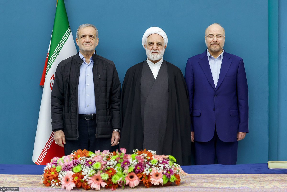 tasmime_kobra's tweet photo. وفاق اسم رمز کودتا بود! 
خیلی شیک و مجلسی کودتا کردند! https://t.co/qhoy49L3jo