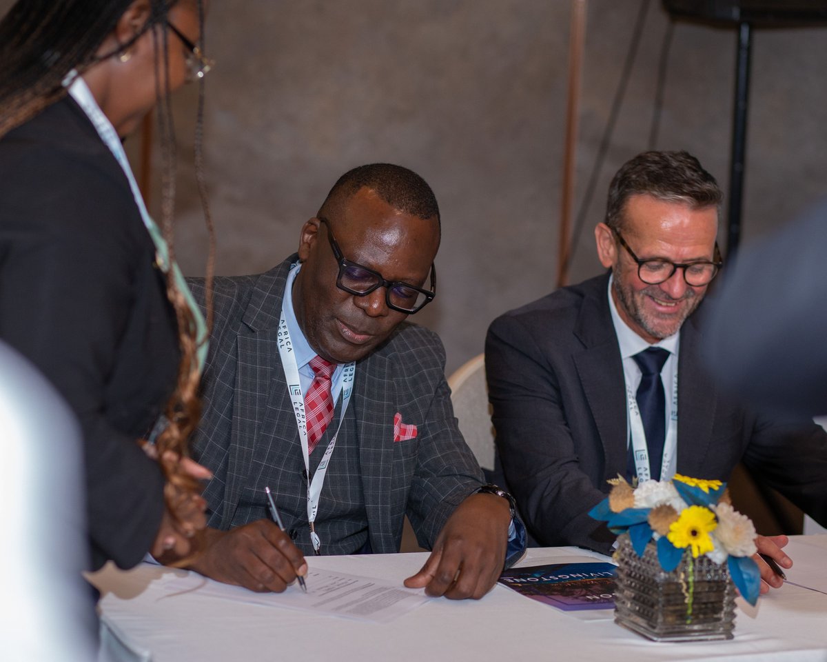 LuSE_Plc's tweet photo. On 29 September in Livingstone, LuSE and @AfricaLegal signed an MoU to deepen collaboration and showcase Zambia's businesses, investment story and expertise globally. Congrats on the first GC Forum Extractives Zambia Edition! #LuSE #InvestInZambia https://t.co/pRJeQhwSFy