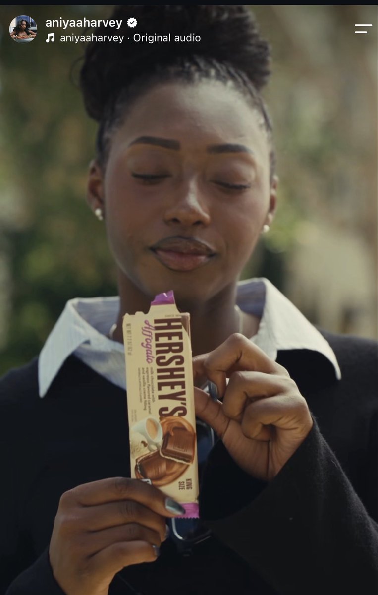 coveytales's tweet photo. It took wayy too long to find a store near me that had them in stock, but I finally got them! @Hersheys 

Aniya Harvey for Hersheys 
#AniyaxHersheys https://t.co/0REh4UKwlq
