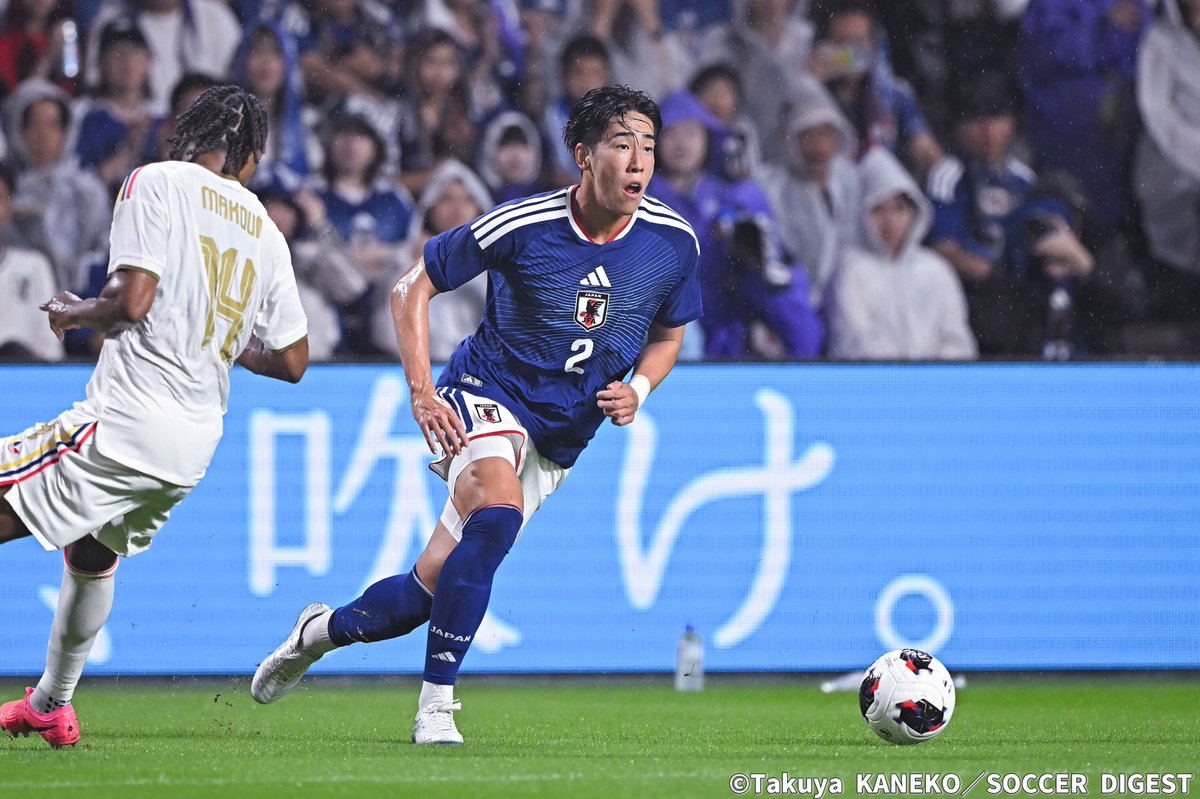 weeklysd's tweet photo. 📸フォトギャラリー📸
慣れ親しんだ広島の地で日本代表デビューを飾った中野就斗を特集！

👉https://t.co/SVWiHjKCBq

#サカダイ #サカダイフォト 
#サッカー日本代表 #daihyo https://t.co/yIeG10LWCW