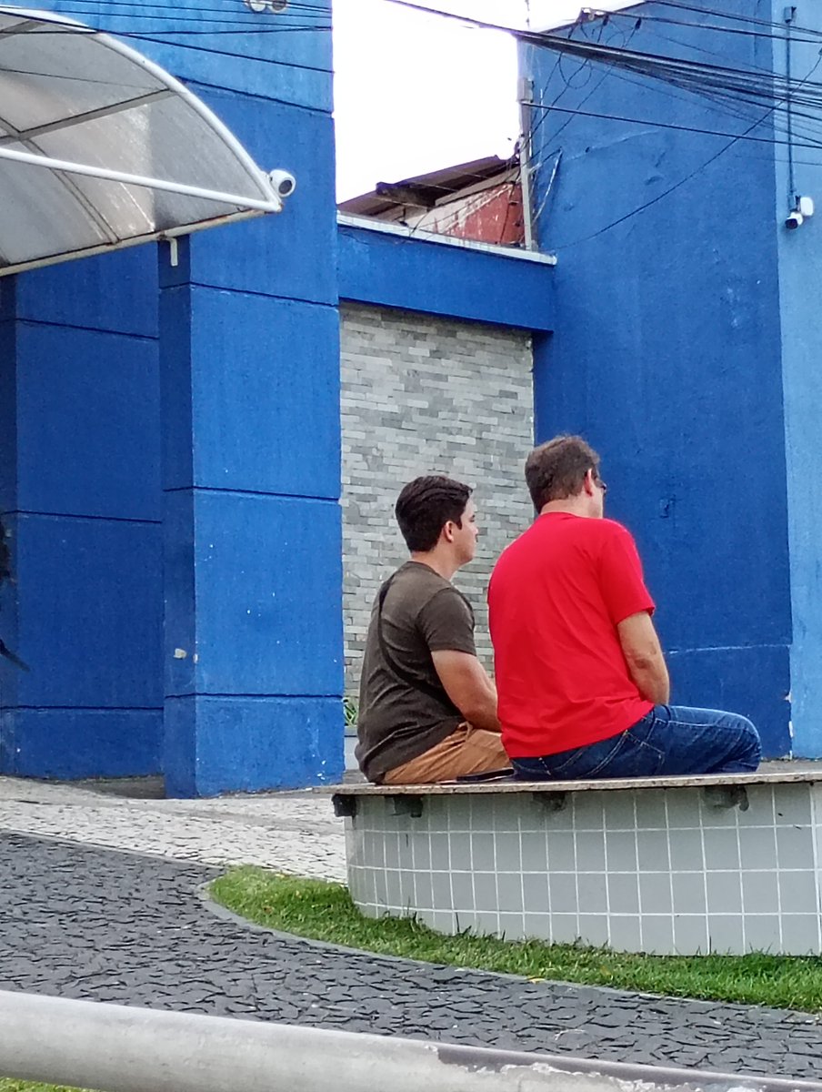 KatleyEllen's tweet photo. Quando meus candidatos tão na Caucaia sentados no banco da praça pensando nela https://t.co/Ci7ZMYDITb