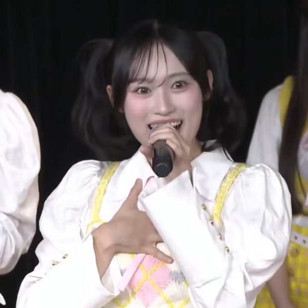 gachikoiiii's tweet photo. kairi was very excited to match hairstyles with her dai-senpai naru today! https://t.co/adit2ZgxE0