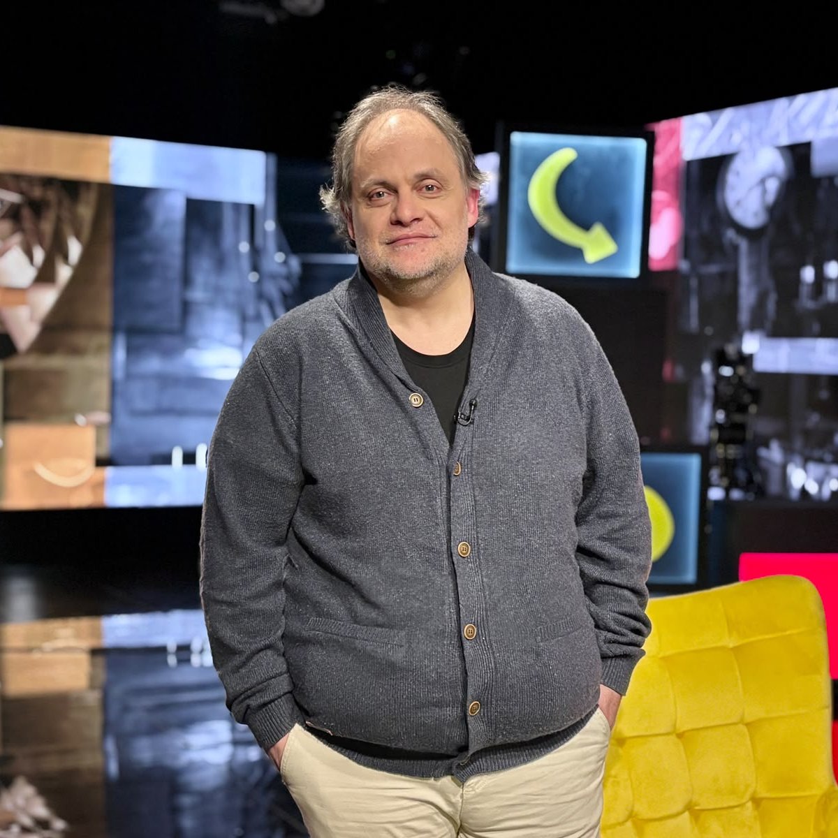 TVCIUDADuy's tweet photo. 🔴 Hoy en #IdeasCruzadas | Hablamos sobre “Plantar bandera”, la obra que viajó a Brasil y sigue recorriendo los barrios de Montevideo, el rigor, la torpeza y por qué el teatro importa.

Recibimos a los actores:
▶️ @NGuzzini y @CarlaMoscatelli

Miranos:
💻 YouTube, web y Antel TV https://t.co/5PXZF662aB
