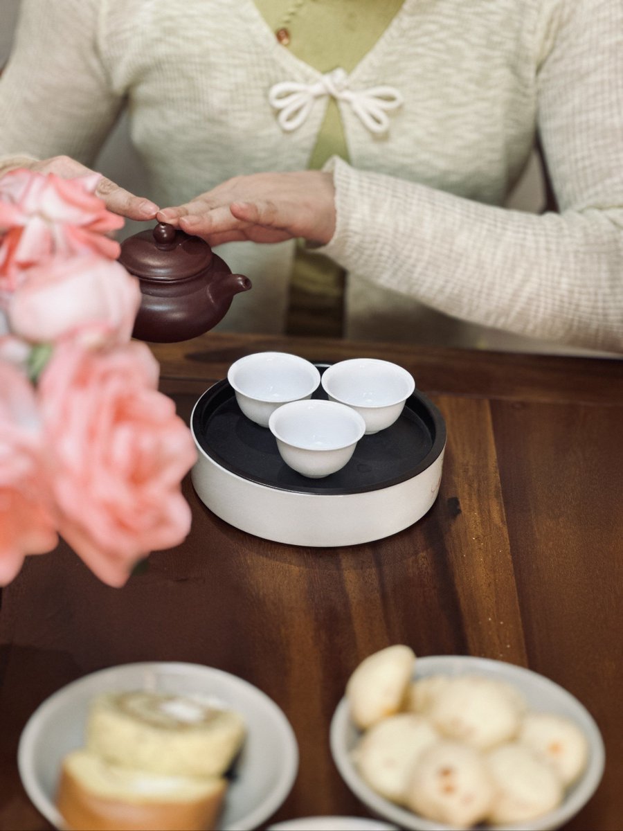 dXI89WCwGc29Jlb's tweet photo. Morning grind, ink flow, and a cozy tea in my hand – today’s vibe is all about savoring small, warm moments that wrap you up like a soft pouch. https://t.co/Au3apnvkqm