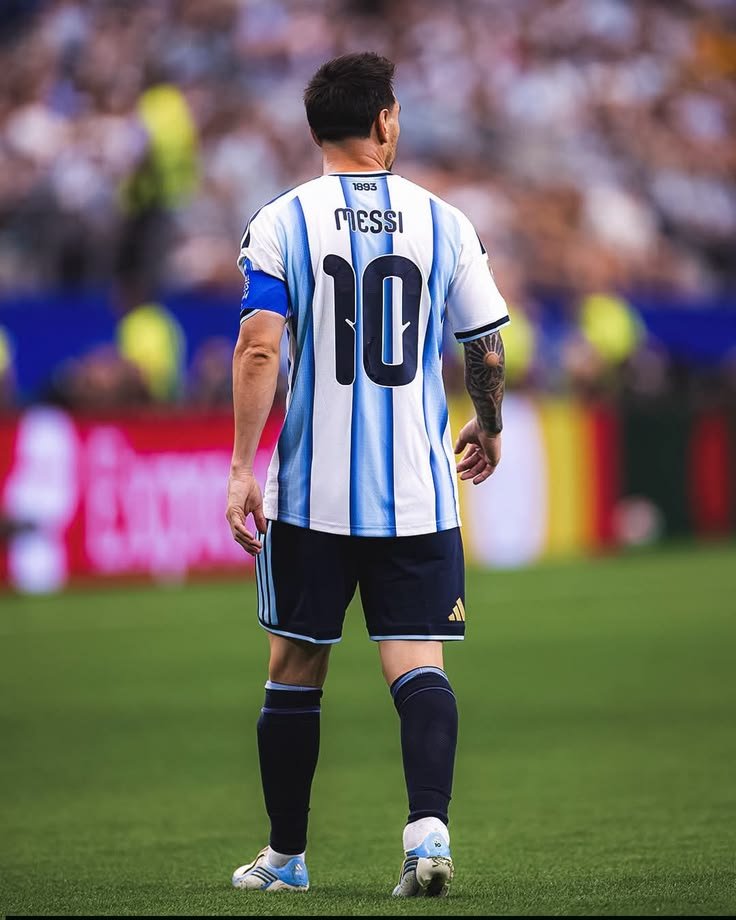 Olalekan_000's tweet photo. God bless the day I started supporting this man. He has never once made me regret choosing him as my idol. All he’s given me over the years is joy, peace of mind and unforgettable memories.

The God of football 🐐 https://t.co/qQx1cVyKNq