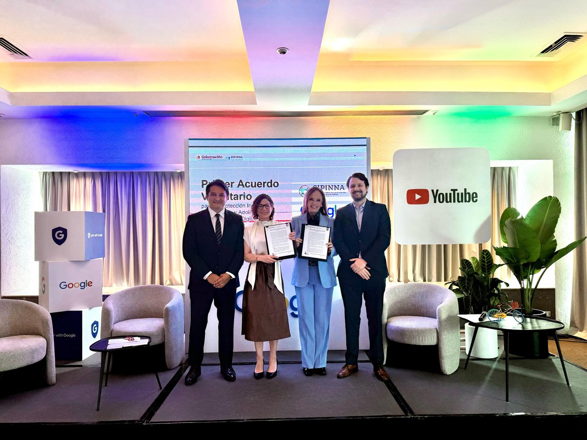 SIPINNA_MX's tweet photo. 🚨 ¿Tus hijas e hijos están seguros en internet?
Sus derechos no terminan cuando se conectan. 🌐
#SomosSIPINNA #InternetSeguro #DerechosDigitales #NiñasNiñosYAdolescentes #CiudadaníaDigital https://t.co/sp9ENT0hWk