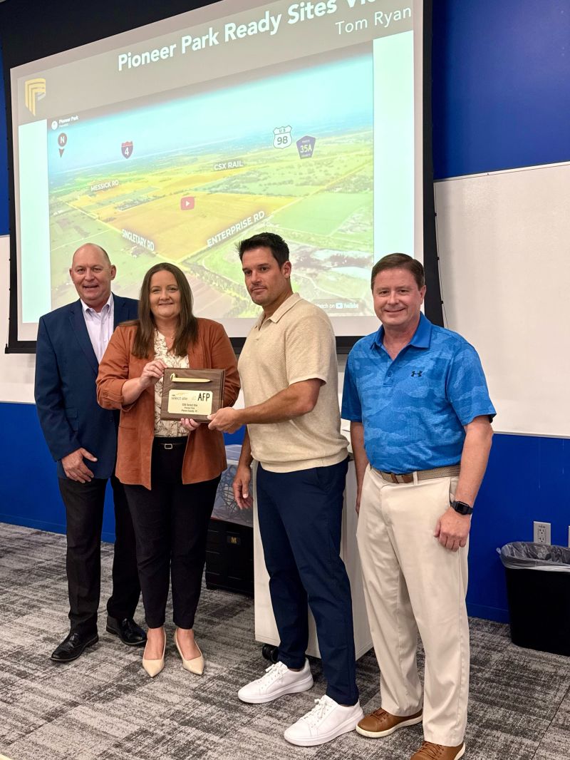 CSX's tweet photo. CSX formally recognized Pioneer Park in Pasco County, FL, with a CSX Select Site designation for its rail access &amp; development potential. Looking for locations that can accelerate speed to market? Explore Pioneer Park &amp; other CSX Select Sites at https://t.co/T3Trqcw7BS. https://t.co/nojLHIBTCH
