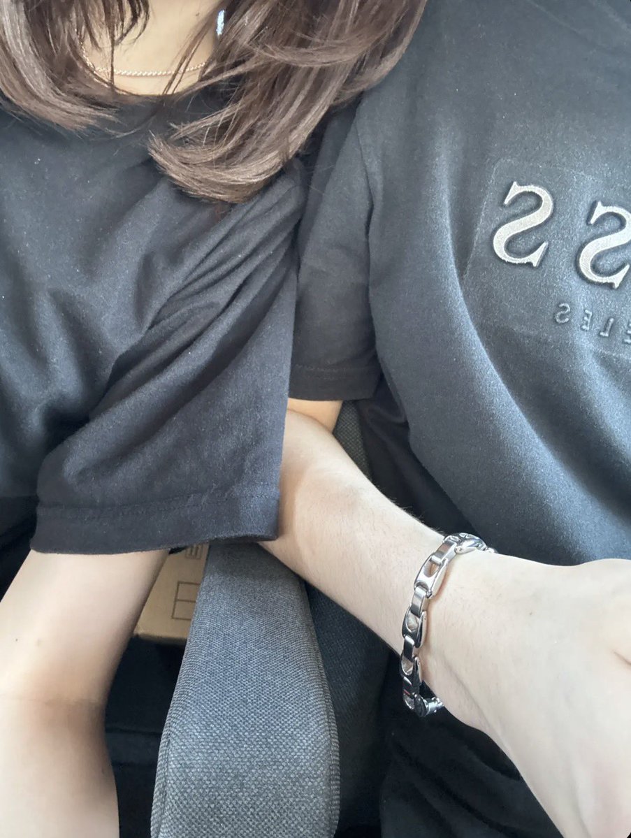 ___iam_me_u's tweet photo. 一緒に過ごすはじめての夏、終 https://t.co/2NI2tltait