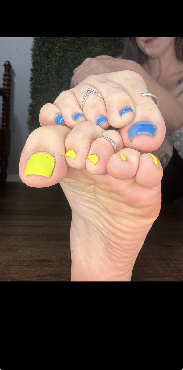 kent25214's tweet photo. Those color fit so well🥰🥰
@LillyRedsole https://t.co/q4mcuxLQUl