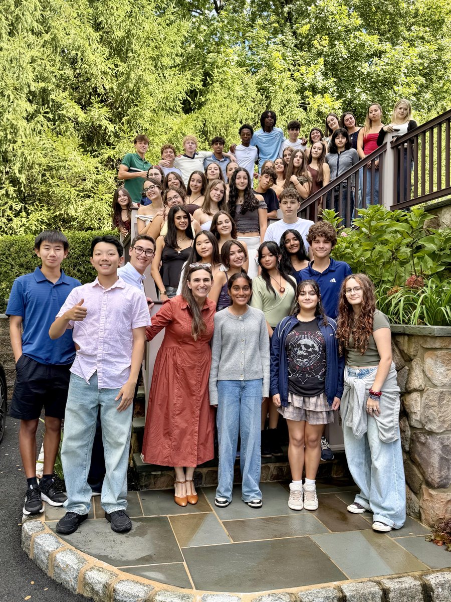 NewarkAcademy's tweet photo. Earlier this semester we welcomed 23 students and two teachers from IES do Castro in Galicia, Spain, to the Newark Academy community! Their visit was extra special as they reunited with their “host siblings” from NA's Immersion Experiences trip to Spain this past summer. https://t.co/DKzUaXRyIi
