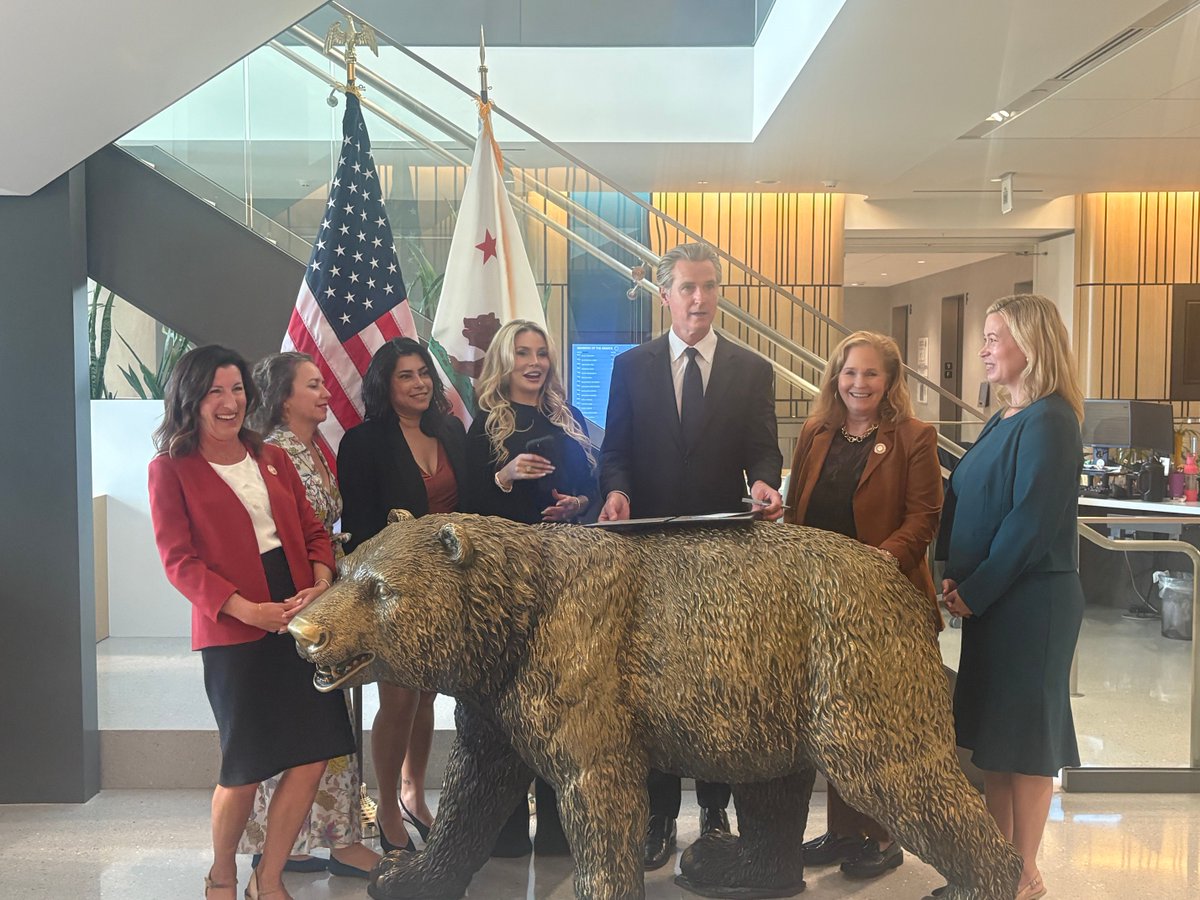 UnchainedAtLast's tweet photo. BREAKING: WE DID IT

WE BANNED CHILD MARRIAGE IN CALIFORNIA.

After our epic NINE-YEAR battle, we got the bill passed in California.

When the law takes effect, California will become the 18th state where
we have helped make the marriage age:

18. No exceptions.

@chelseaclinton https://t.co/5SO6bRkZg3