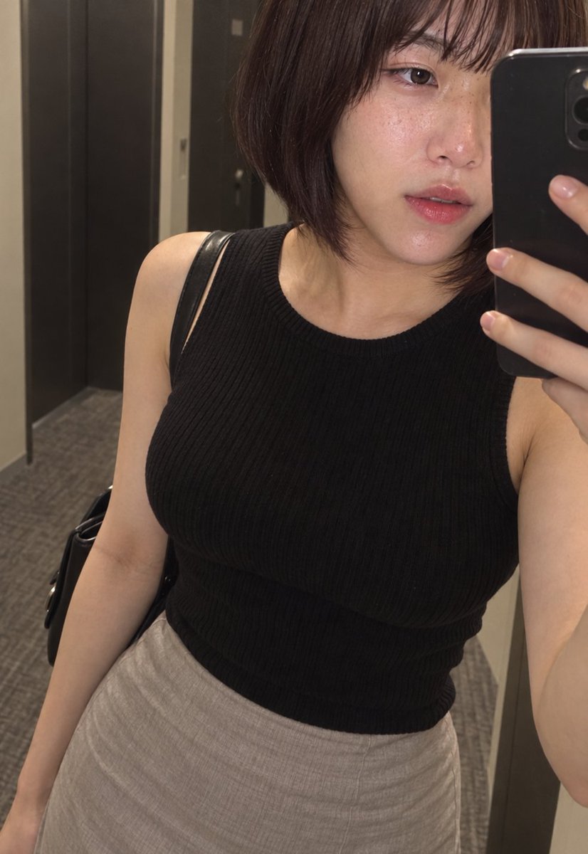 SabiduriaGRA's tweet photo. 27さい　デカチン男の娘

大きいので
私は入れなくてもいいです。

お互いの触り合いませんか？
汁が出て、妄想してます... https://t.co/Rkx9ZEo80I